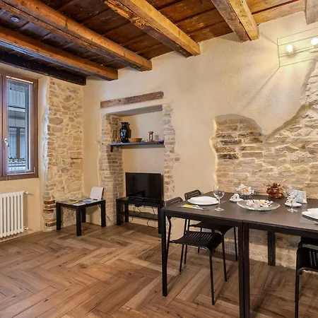 דירה Maison Le Chic *